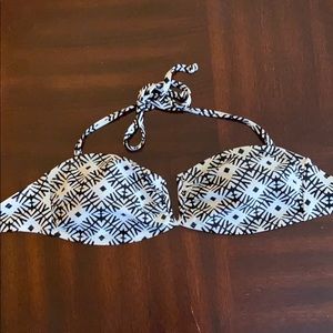 2/$10 Old navy bathing suit top Medium